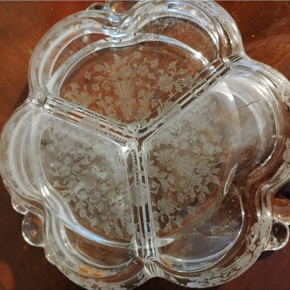 Vintage Duncan Miller Three Section Crystal Etched Candy Dish - Picture 5 of 12